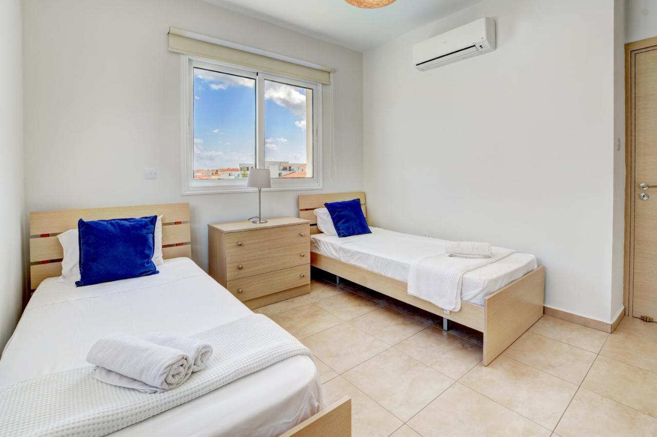 ♥ Sunny&Cozy Family Apartment ★ Walk To The Beach☼ パラリムニ エクステリア 写真