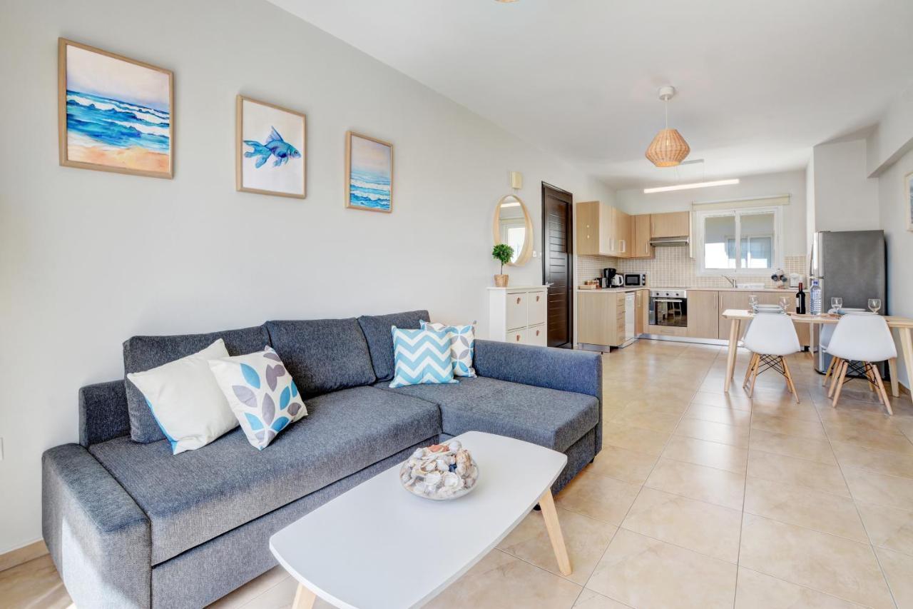 ♥ Sunny&Cozy Family Apartment ★ Walk To The Beach☼ パラリムニ エクステリア 写真