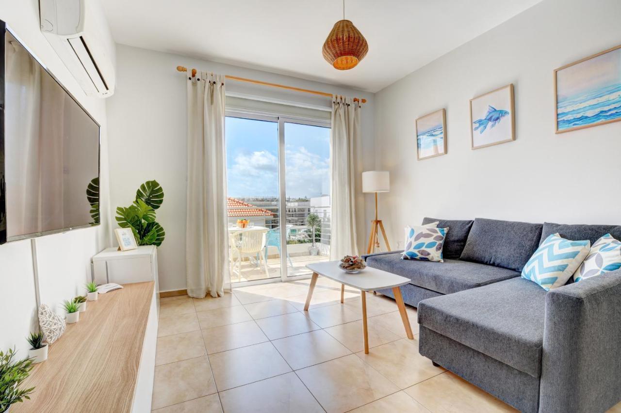 ♥ Sunny&Cozy Family Apartment ★ Walk To The Beach☼ パラリムニ エクステリア 写真