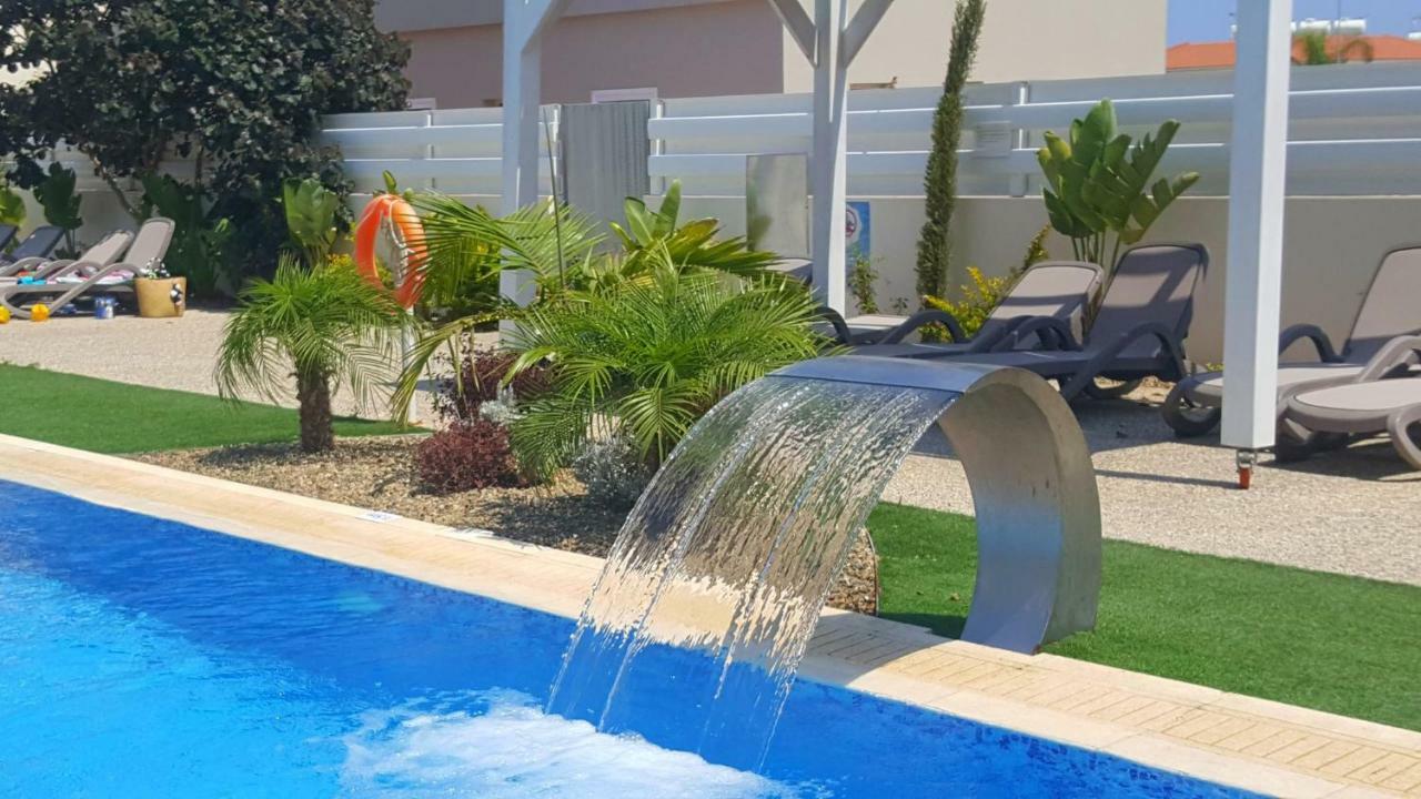 ♥ Sunny&Cozy Family Apartment ★ Walk To The Beach☼ パラリムニ エクステリア 写真