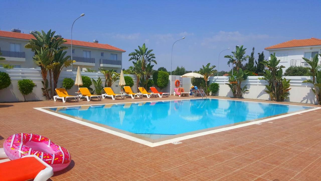 ♥ Sunny&Cozy Family Apartment ★ Walk To The Beach☼ パラリムニ エクステリア 写真