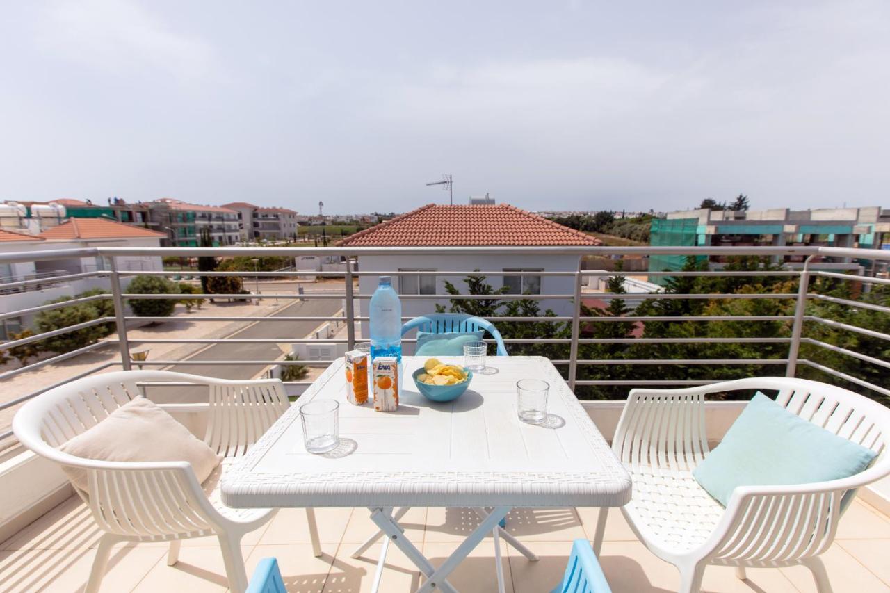♥ Sunny&Cozy Family Apartment ★ Walk To The Beach☼ パラリムニ エクステリア 写真